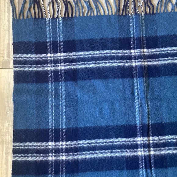 Vintage Wool Throw Archie Brown & Son of Bermuda - Picture 2 of 7